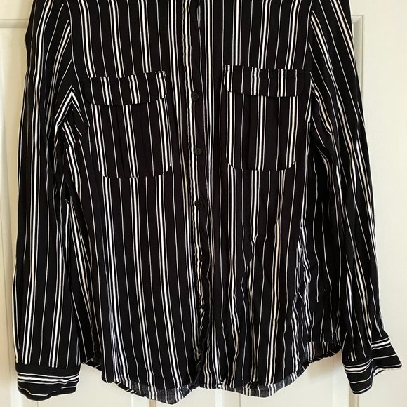 H&M Pin Striped Long Sleeve Button Down Shirt - Picture 7 of 7